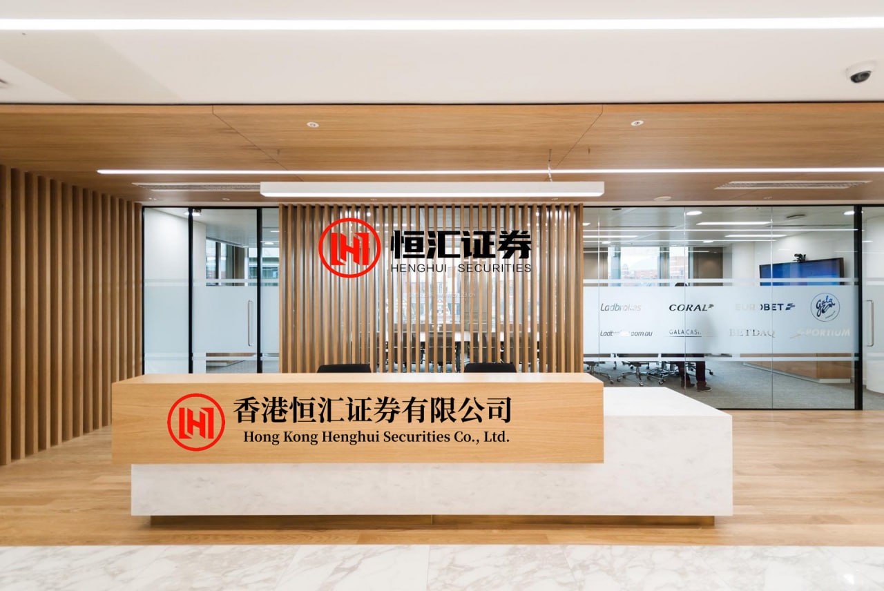 恒盈配资 硅谷模型不香了？中国AI将支持全球顶级体育盛会！过去几年，硅谷巨头成为搅动全球科技格局的顶级玩家，硅谷大模型也被看作是顶级组织的唯一选项。然而在大家不知不觉中，中国大模型奋起直追，已经完成了从追赶者到引领者的角色转变，格局早就发生了变化。今天看到一个很让人振奋的消息，国际奥委会已基于中...