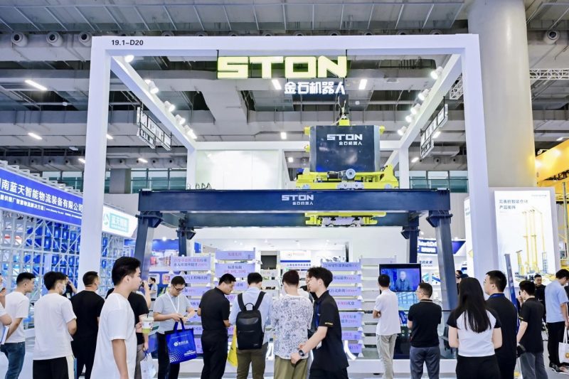 金石報道｜金石機器人LET2024廣州物流展回顧：T800-mini空間物流桁架機器人驚豔亮相，火爆全場！